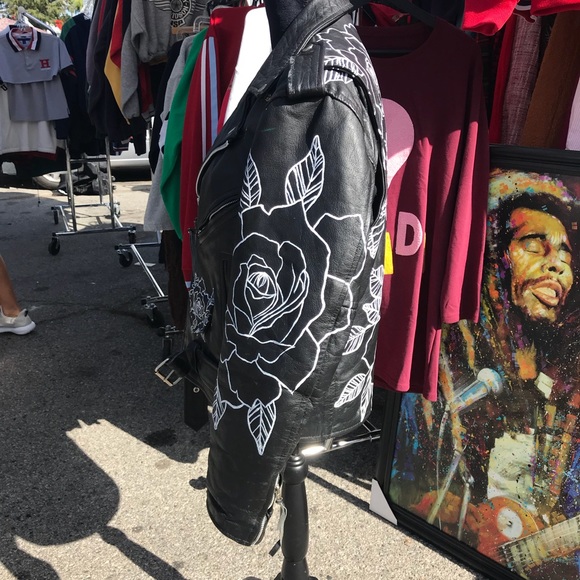 WOMEN’S: HAND PAINTED SACRED HEART LEATHER JACKET - Picture 2 of 4